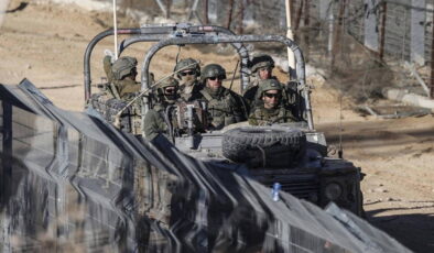 İsrail devriyesi, Suriye’de kontrol noktası kurdu: Köylüler engel oldu!