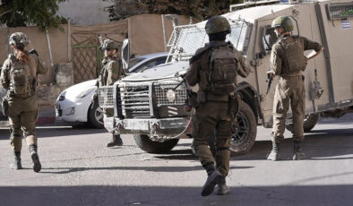 İsrail Gazze’de ateşkesi ihlal ederek 2 Filistinliyi öldürdü