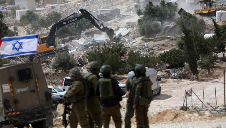 İsrail, Kudüs’te yerleşimcilere yol yapmak için Filistinlilere ait 6 dönüm araziye el koydu