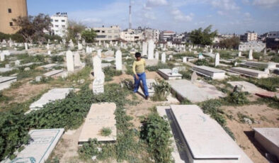 İsrailliler, Kudüs’te Fislitinlilere ait Babu’r Rahme Mezarlığına saldırdı
