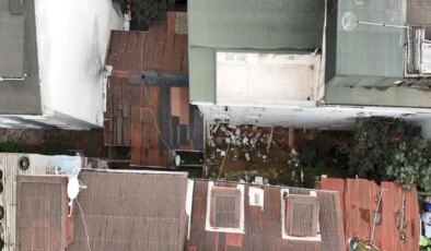 İstanbul Arnavutköy’de istinat duvarı yıkıldı: 2 bina tahliye edildi!