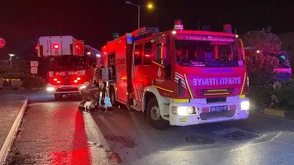 İstanbul’da 27 katlı otelde yangın paniği: 4 kişi hastaneye kaldırıldı!