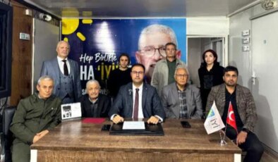 İYİ Parti’den Atatürk’ün adının anılmamasına tepki: ‘Müftü terbiyesiz dedi’ iddiası