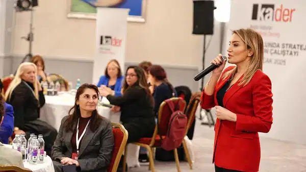 KA.DER’den 25 Kasım mesajı: ‘Siyasette kadına yönelik şiddet, demokrasiye müdahaledir’