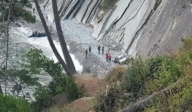Kayıp imamın cesedi uçurumdan yuvarlanmış aracında bulundu