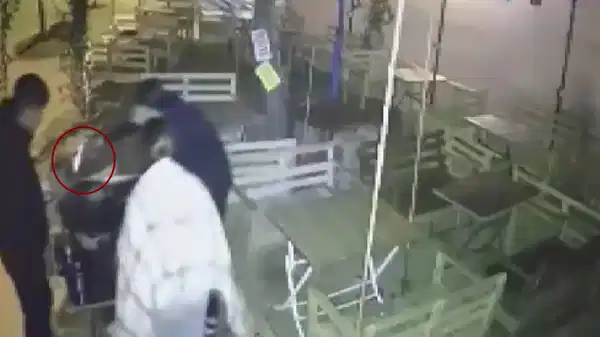 Kız kardeşinin kafasına ‘şaka’ diye tabanca dayadı, gözaltına alındı