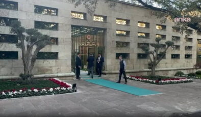 Kurtulmuş, süreç komisyonunun grup koordinatörleri ile bir araya geldi