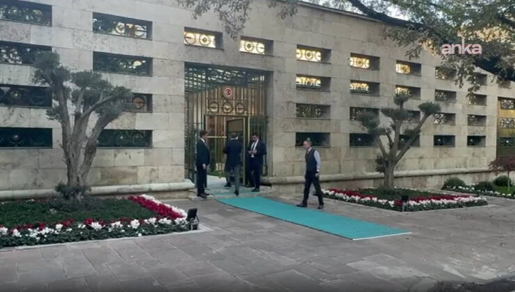 Kurtulmuş, süreç komisyonunun grup koordinatörleri ile bir araya geldi