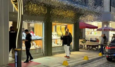 Kuyumcudan 2 milyon liralık altın çaldı, başka ilde yakalandı!
