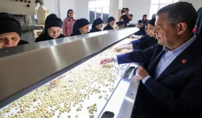 Miting öncesi… Özgür Özel, Ordu’da fındık fabrikasını ziyaret etti