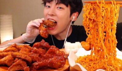 Mukbang’ın psikolojisi: Neden başkalarının yemek yemesini izliyoruz?