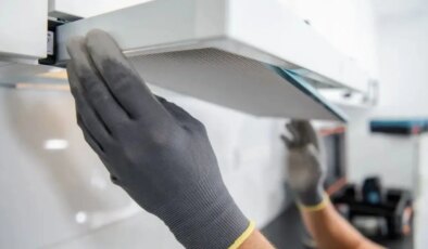 Mutfağınızın havasını değiştirecek doğal temizlik sırrı: 3 adımda aspiratör ve davlumbaz nasıl temizlenir?