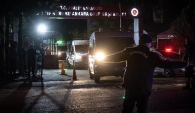 Naaşları tören alanına götürüldü… 20 şehidimiz son yolculuğuna uğurlanacak!