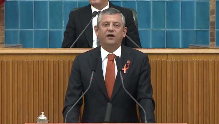 Özgür Özel, grup toplantısında konuşuyor