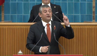 Özgür Özel, grup toplantısında konuşuyor: ‘Andolsun ki yeniden yargılanacaklar!’