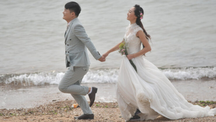 Rekor seviyede düşmüştü: Çinliler yeniden evlenmeye başladı