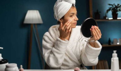 Sabaha ışıl ışıl uyandıran nem bombası formülü: Cilt kuruluğuna karşı gece rutininde uygulamanız gereken 6 adım