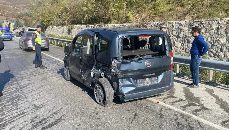 Samsun’da üç araç birbirine girdi… Yaralılar var!