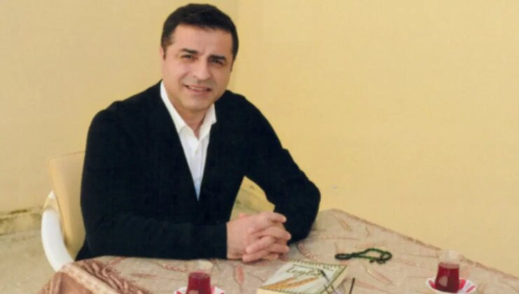 Selahattin Demirtaş’tan yeni ‘süreç’ açıklaması: ‘Kar makinesini kurcalamakla uğraşırsanız yol yine kapanır’