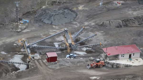 Şikayetler sonrası Ayvacık Belediyesi’nin taş kırma tesisi kapatıldı