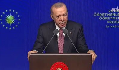 Son dakika… Erdoğan duyurdu: 15 bin öğretmen ataması yapıldı