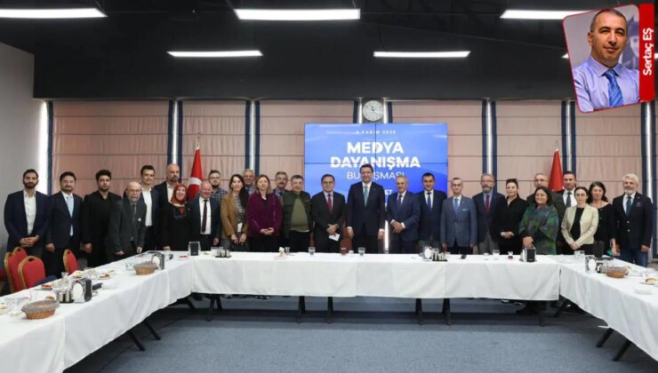 SP lideri Arıkan, gazetecilerle dayanışma buluşması gerçekleştirdi: Medya tarihinin en zor dönemi