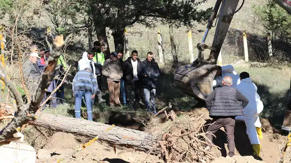 Su altında kalacak mezarlıktaki kabirler taşınıyor: ‘Baraj konusu gündemde yoktu’