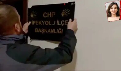 Tabelaları kırdılar! CHP’nin ‘İmralı’ kararı sonrası ilçe başkanlığına saldırı