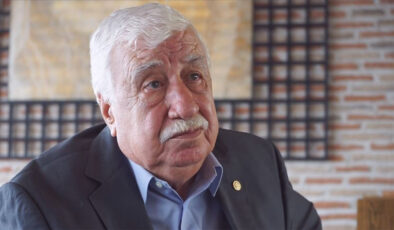 Tiyatro ve sinemanın duayenlerinden Ahmet Gülhan 85 yaşında hayatını kaybetti