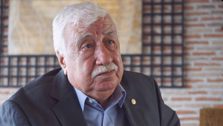 Tiyatro ve sinemanın duayenlerinden Ahmet Gülhan 85 yaşında hayatını kaybetti