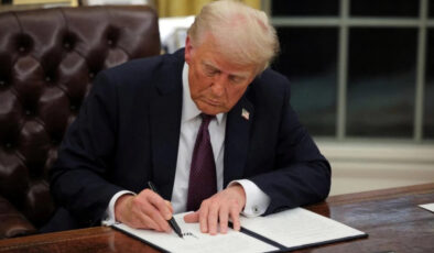 Trump, Epstein dosyalarının açıklanmasını öngören yasa tasarısını imzaladı