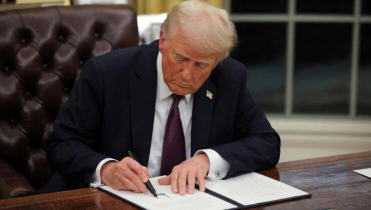 Trump, Epstein dosyalarının açıklanmasını öngören yasa tasarısını imzaladı