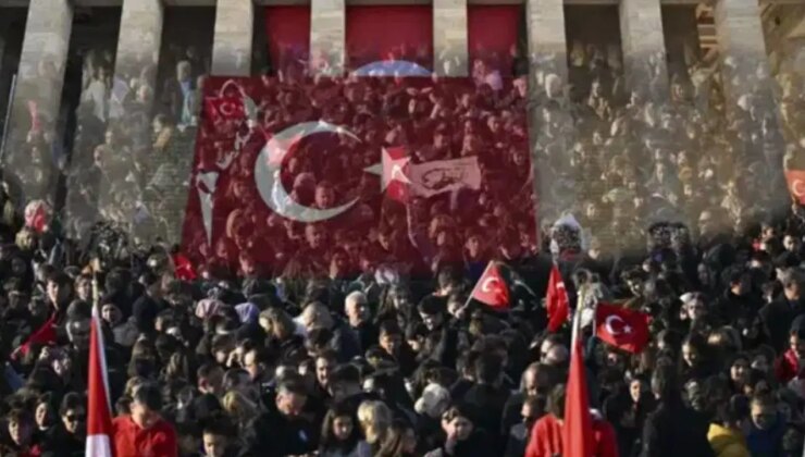 Türkiye Ata’sını andı: Saat 9’u 5 geçe tüm yurtta hayat durdu…