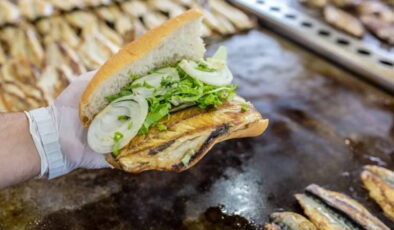 Türkiye, Ortaköy’deki kumpir ve midye faciasını konuşuyor… Uzman isim sokakta yenmemesi gereken 10 yiyeceği sıraladı