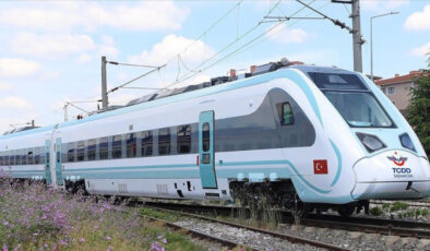 Türkiye’nin ilk milli hızlı treni gelecek yıl raylarda