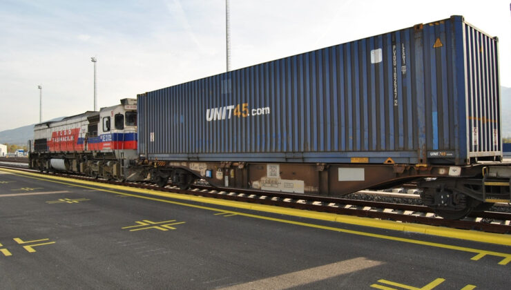 Türkiye’nin ilk özel intermodal terminali Railport’tan ilk tren çıktı