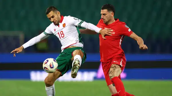 TV yayın akışı 15 Kasım Cumartesi! Hangi kanalda ne var, günün filmleri ve dizileri neler?