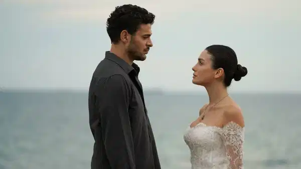 TV yayın akışı 22 Kasım Cumartesi! Hangi kanalda ne var, günün filmleri ve dizileri neler?