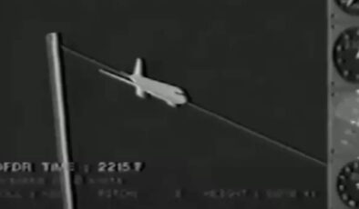 Uçağı çocuklarına teslim etti, 75 kişi hayatını kaybetti