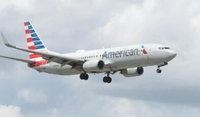 Uçuş ortasında gizemli koku: Uçak acil iniş yaptı