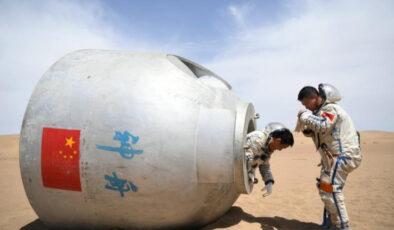 Uzay çöpleri Çinli astronotların Dünya’ya dönüşünü geciktiriyor