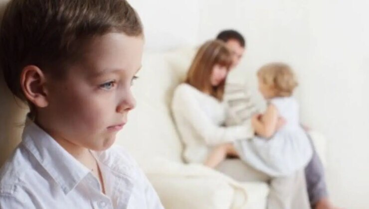 Uzmanlardan dikkat çeken uyarı: Ebeveynler istemeden ayrım yapıyor