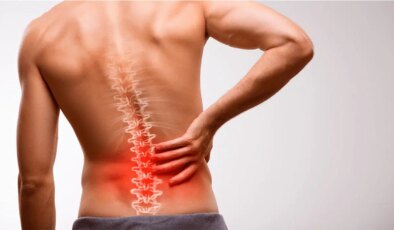 Uzun süre oturanlar dikkat! Bel fıtığını tetikliyor…