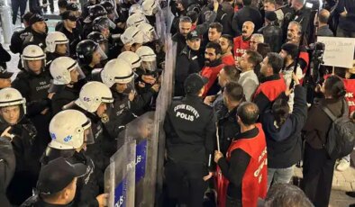 Van’da işten çıkarılan belediye işçileri 100. günde yürüyüşleri engellenince oturma eylemi başlattı