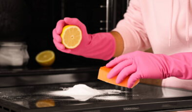 Yağ ve kir lekelerinden hızlıca kurtulmanın çözümü: Fırın temizliğinde en etkili 4 doğal yöntem