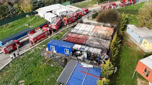 Yıldız Teknik Üniversitesi’nin kampüsünde korkutan yangın!