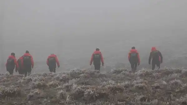 Yoğun sisin etkili olduğu Erzurum’da çoban koyun sürüsüyle kayboldu