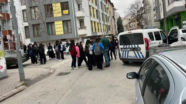 12 yaşındaki çocuk, okul çıkışı bıçaklı saldırıya uğradı!