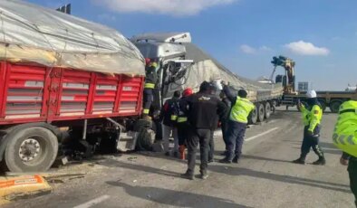 4 TIR zincirleme kazaya karıştı: Ölü ve yaralılar var!