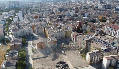 6 Şubat depremlerinde ağır hasar alan binaya ilişkin 4 kamu kurumu tazminat ödemeye mahkum edildi